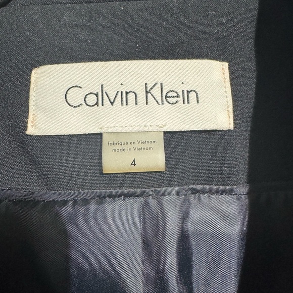 Calvin Klein Blazer 2 button Navy Blue Shoulder Pads Satin Lined Size 4 - Picture 3 of 14